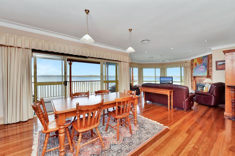Sunshine Lake Views – Absolute Waterfront