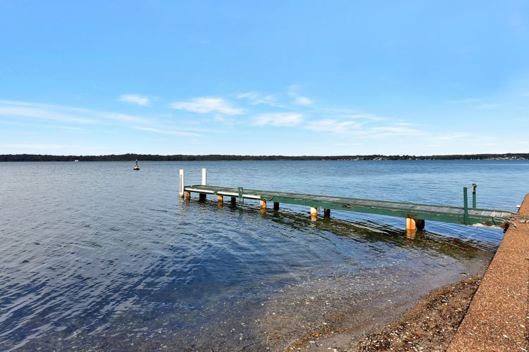 Sunshine Lake Views – Absolute Waterfront