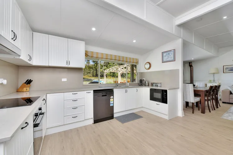 Brand new Chef's kitchens with spacious area to bake desert 