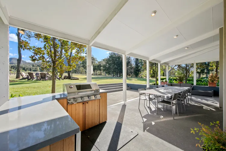 Brokenback Vineyard Luxe Homestead