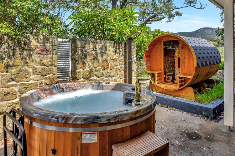 Brokenback Vineyard Luxe Homestead