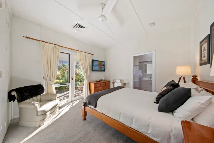Bedroom with king size bed and amazing views 