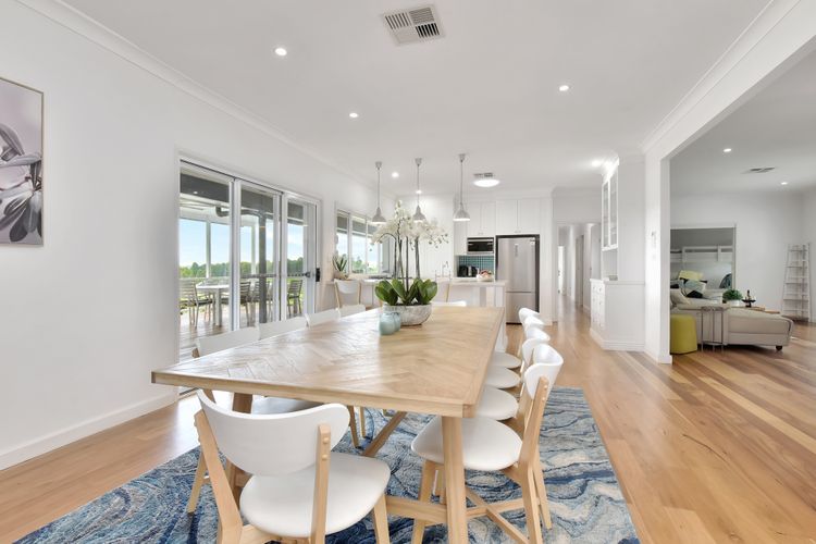 Palmers Lane Vineyard Estate and Retreat with Pool offers a large 6br home and 2br cottage