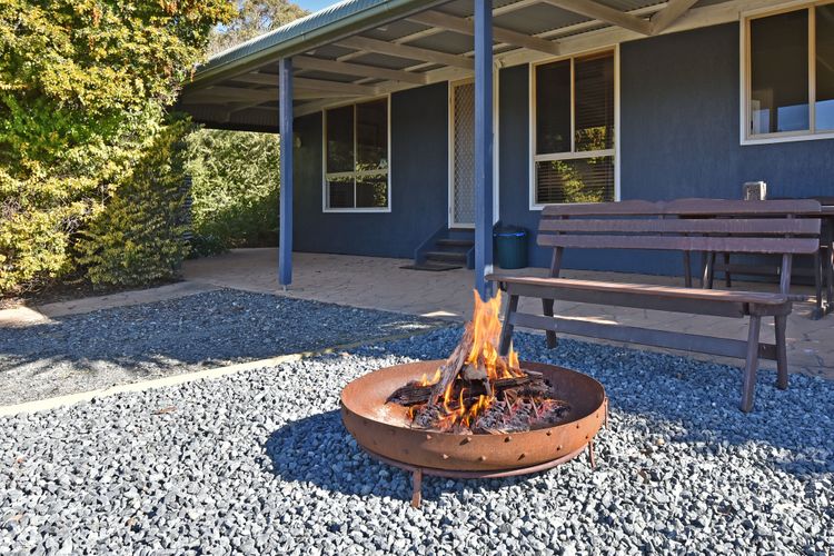 Palmers Lane Vineyard Estate and Retreat with Pool offers a large 6br home and 2br cottage