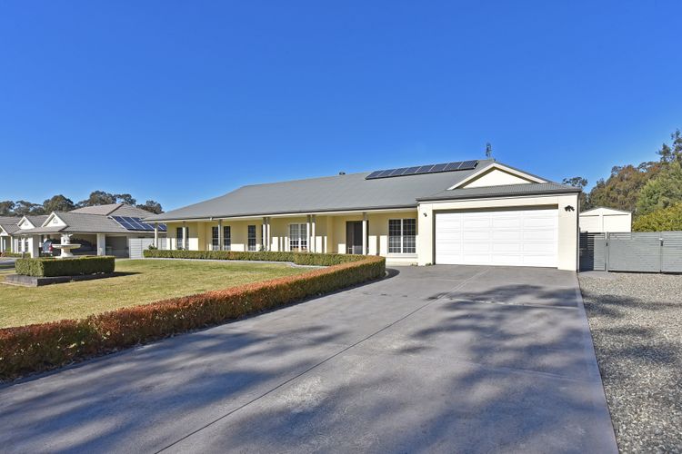 Hunter Winery Hideaway with Pool & Games Room