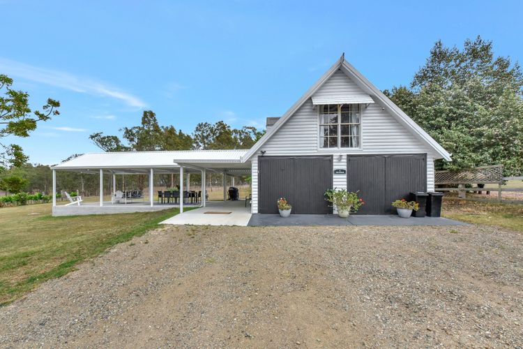 Bracken Ridge Vineyard – The Entire Estate