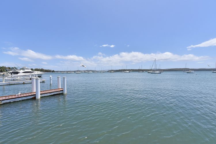 Valentine Views Lakefront Tranquility with Private Jetty