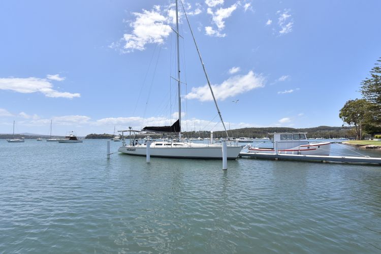 Valentine Views Lakefront Tranquility with Private Jetty