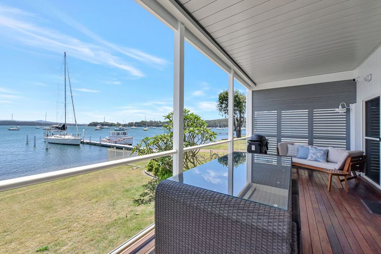 Valentine Views Lakefront Tranquility with Private Jetty