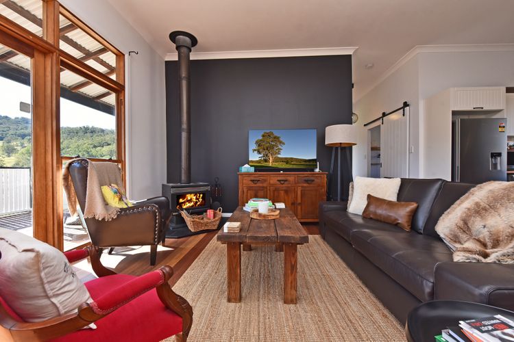 OMG! Comfortable living room with great views 