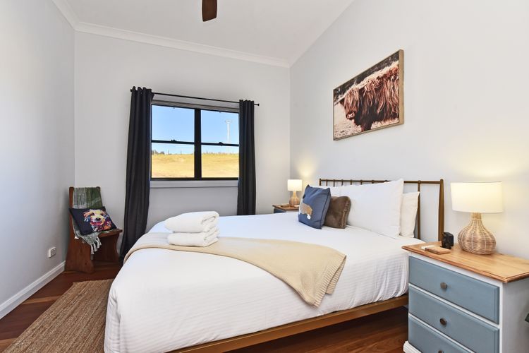 Luxury and cozy bedroom 