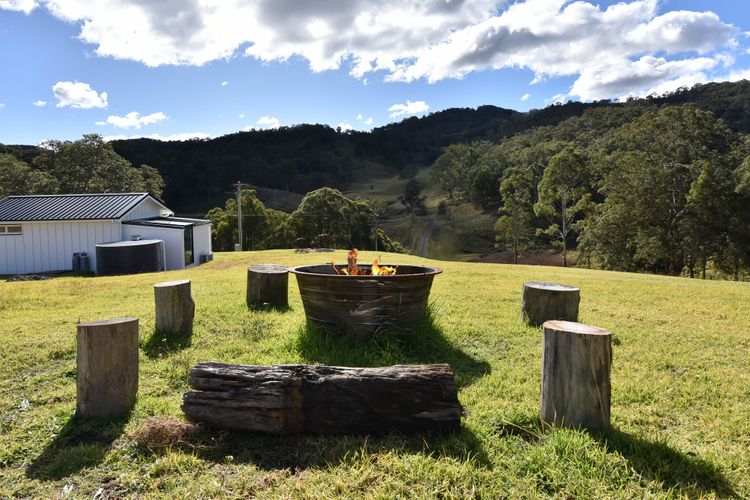 Amazing country side views with firepit 