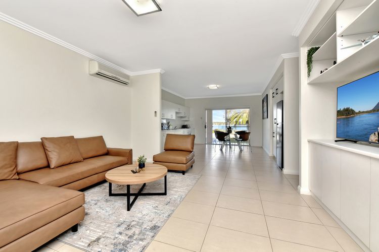 Lake Palm Resort Luxury Retreat absolute Waterfront on 3 acres at Lake Macquarie.