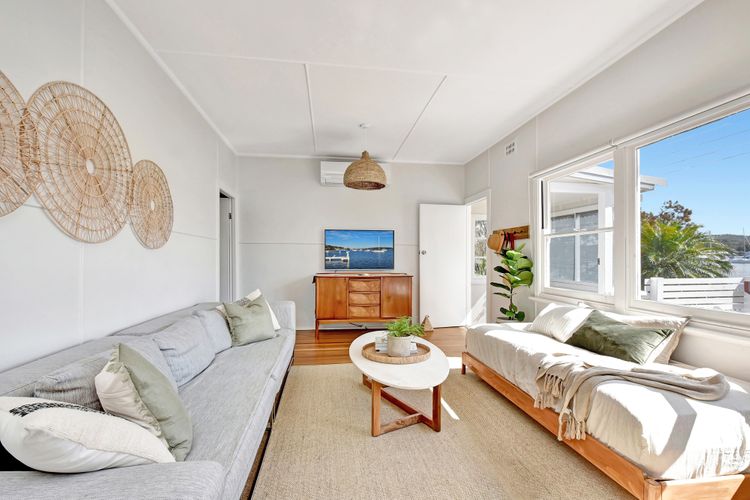 The Little Lake House at Rathmines waterfront on Lake Macquarie
