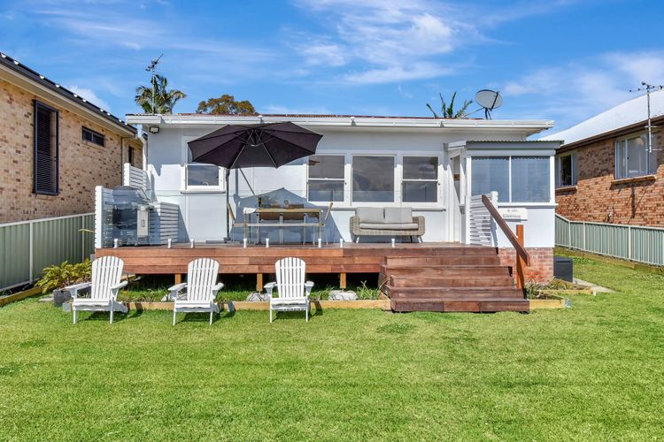 The Little Lake House at Rathmines waterfront on Lake Macquarie