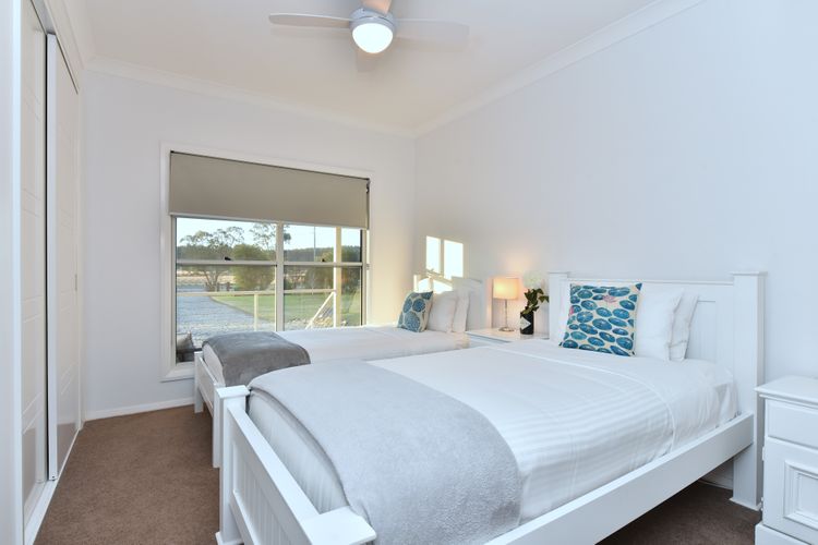 Kulang Lodge in charming Broke with Large Swim Spa and games room suits up to 8 guests