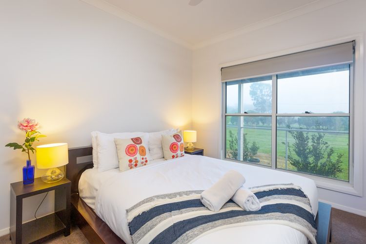 Kulang Lodge in charming Broke with Large Swim Spa and games room suits up to 8 guests