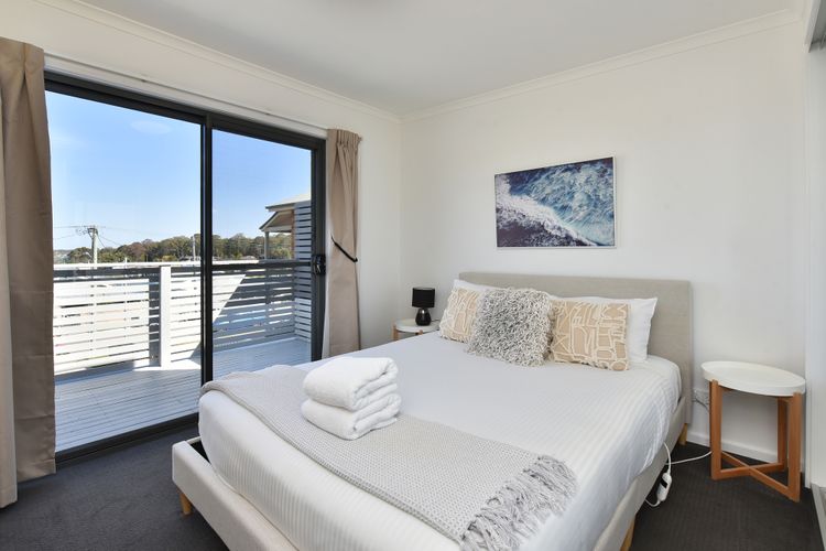 Seabreeze Bungalow – Lakeview Sunset Delight at Sunshine on Lake Macquarie