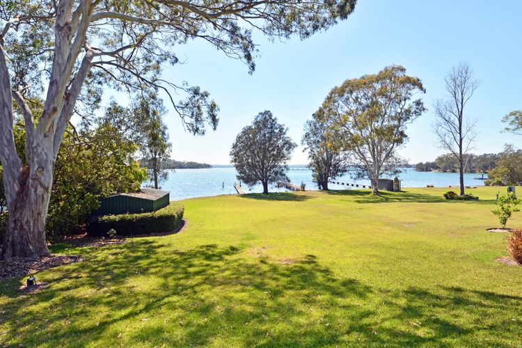 Lake Macquaries’ Edgewater Lakehouse at Morisset Memories 