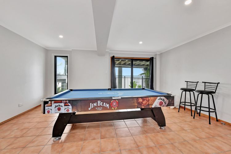 Shimmer Shores Absolute Waterfront Retreat at Fishing Point, Lake Macquarie