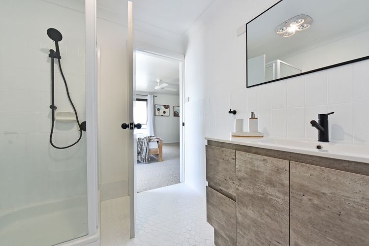 Silverwater Serenity Shores Absolute Waterfront On The Lake