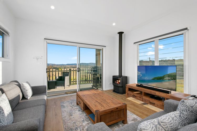 Molly Morgan Vineyard Lovedale Breakaway Villas . Sleeps Up to 6