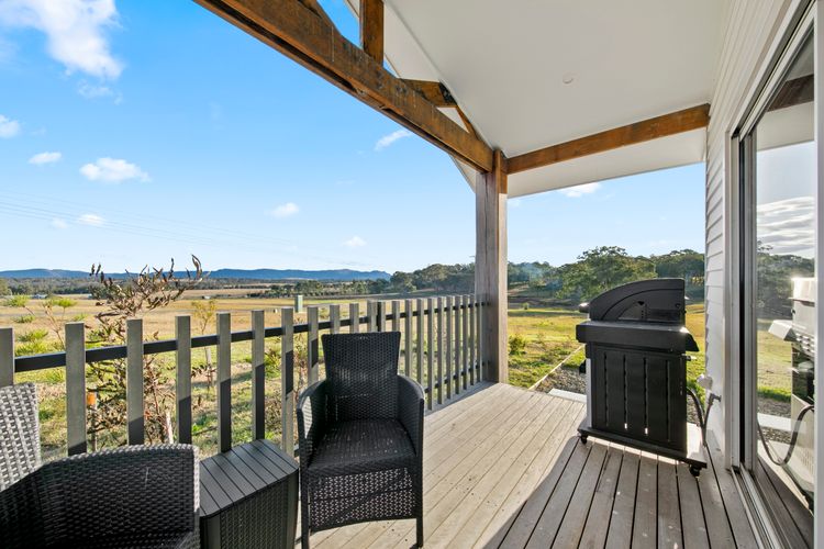 Molly Morgan Vineyard Lovedale Breakaway Villas . Sleeps Up to 6