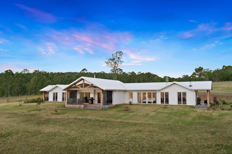 Molly Morgan Vineyard Lovedale Breakaway Villas . Sleeps Up to 6