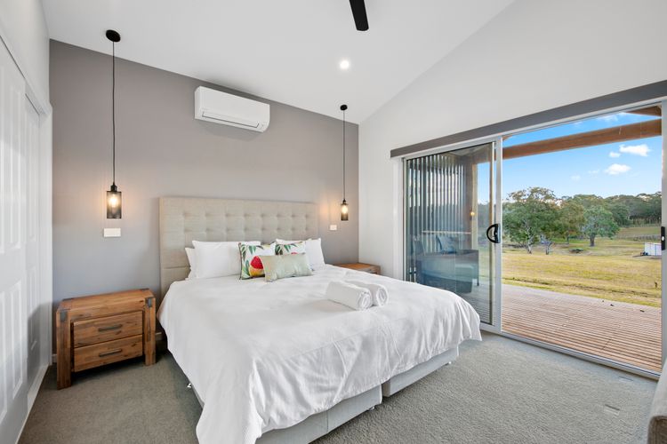 Molly Morgan Vineyard Lovedale Breakaway Villas . Sleeps Up to 6