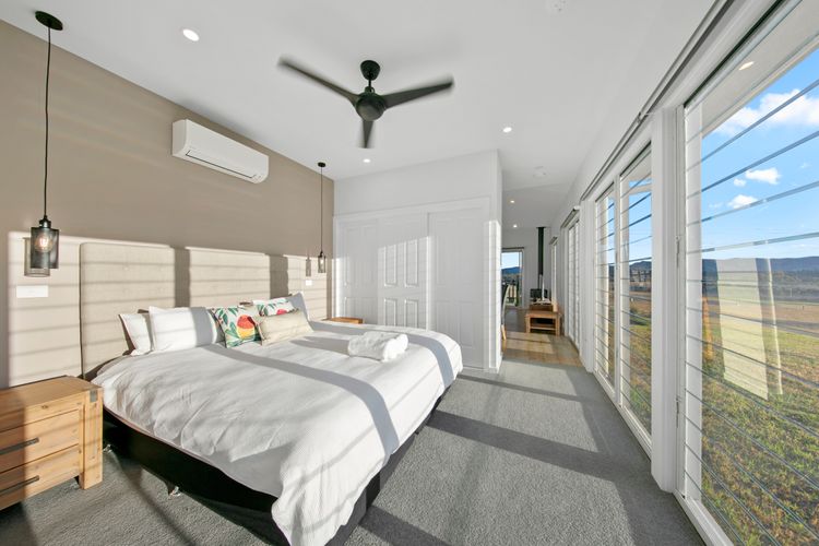 Molly Morgan Vineyard Lovedale Breakaway Villas . Sleeps Up to 6
