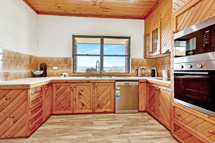 Kitchen with appliances 