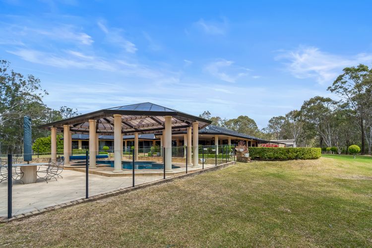 Slice of Heaven Family Retreat : Pool, Tennis and Good Times at Wilderness Waters