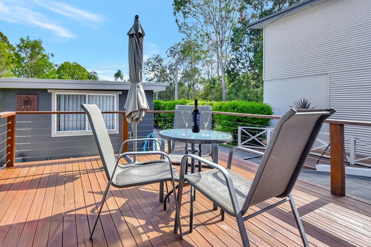 Dora Creek Stunning Modern Waterfront with Jetty – Azure Reflections: A Lakeside Retreat