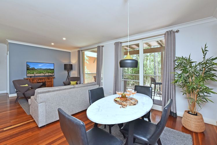 Villa 2br Pinot Gris Villa located within Cypress Lakes Resort