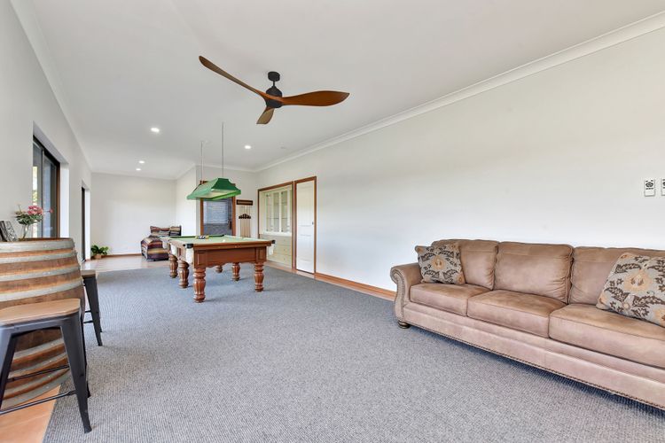 Overflow Downs-Riverside Acreage