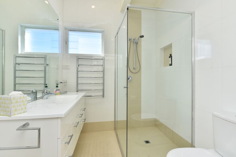 Panorama Beach House – Coastal Luxury with Stunning Views of the Caves Coastline