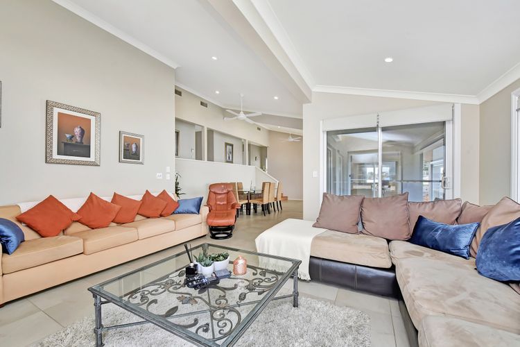 Panorama Beach House – Coastal Luxury with Stunning Views of the Caves Coastline