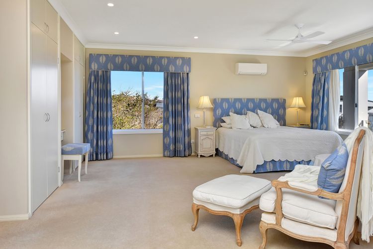Panorama Beach House – Coastal Luxury with Stunning Views of the Caves Coastline