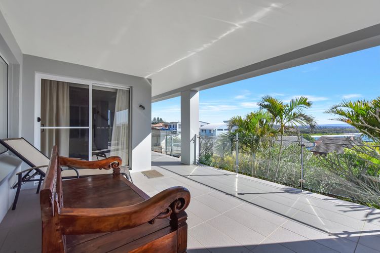 Panorama Beach House – Coastal Luxury with Stunning Views of the Caves Coastline