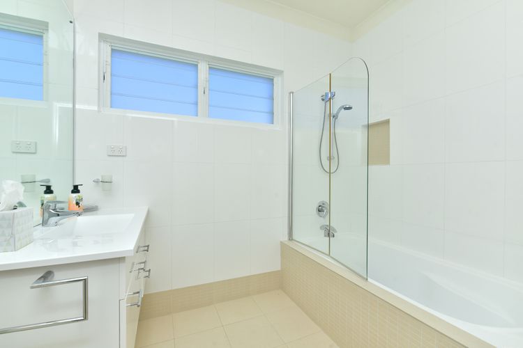 Panorama Beach House – Coastal Luxury with Stunning Views of the Caves Coastline