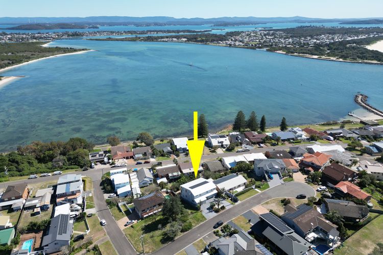 Panorama Beach House – Coastal Luxury with Stunning Views of the Caves Coastline