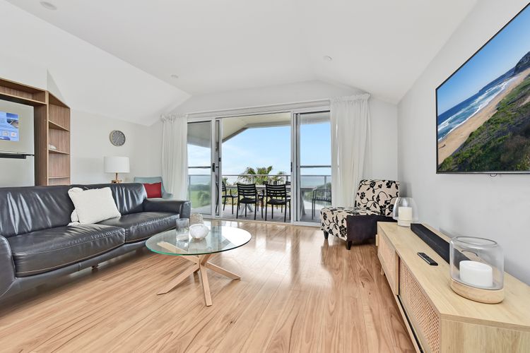 Oceanview Escape at Caves Beach Villas