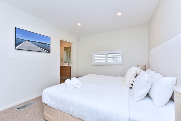 Oceanview Escape at Caves Beach Villas
