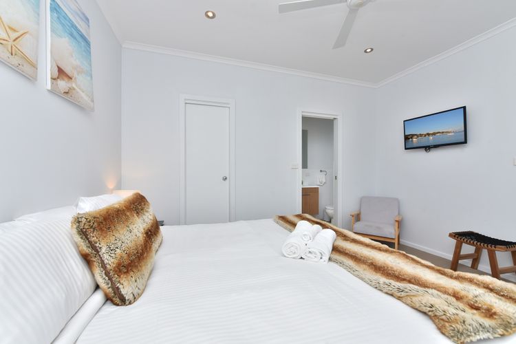 Coastal Retreat At Caves Beach Villas