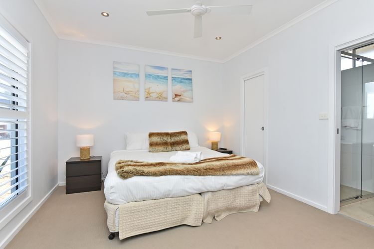 Coastal Retreat At Caves Beach Villas