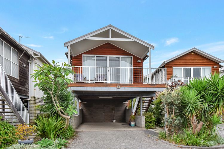 Villa Oceania at Caves Beach Villas