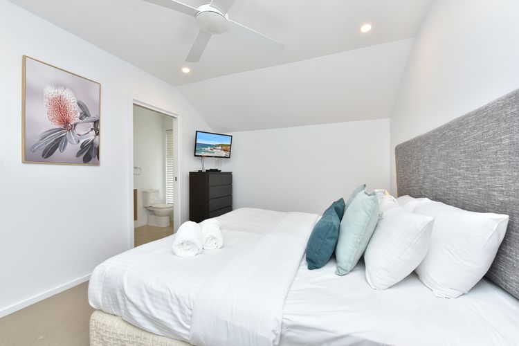 Saltwood Retreat at Caves Beach Villas
