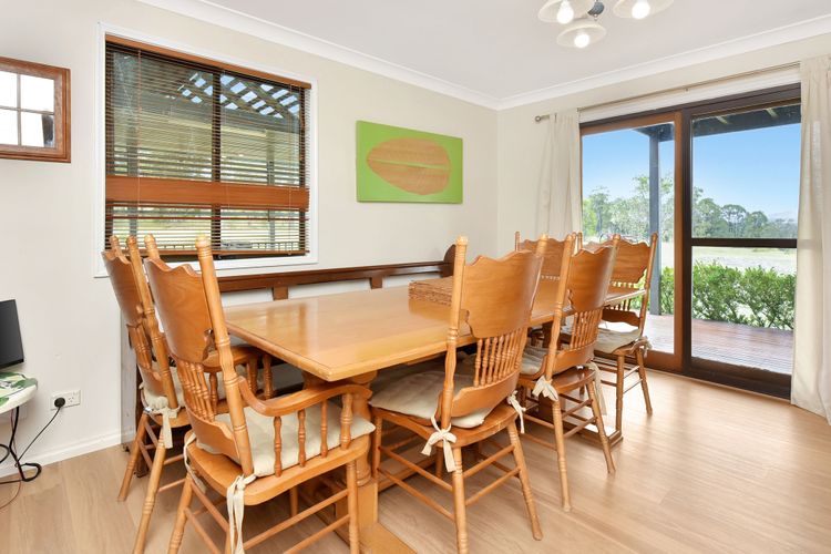 Silver Springs 4br Cottage, with Wifi, Views, Olives and Space