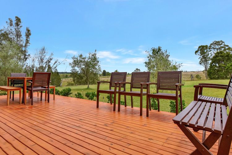 Silver Springs 4br Cottage, with Wifi, Views, Olives and Space