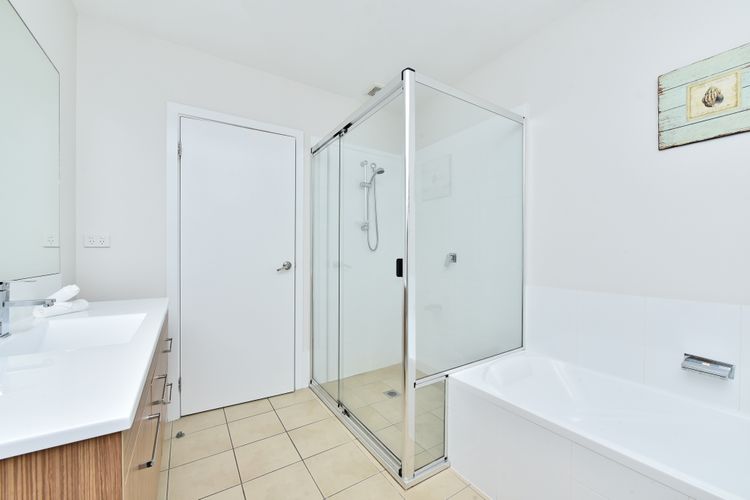 Bay Breeze at Caves Beach Villas